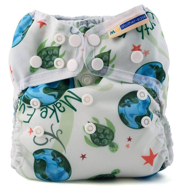 Wizard Uno Stay Dry Cloth Nappy - Newborn with colorful Earth and star pattern, designed for comfortable and leak-free use.